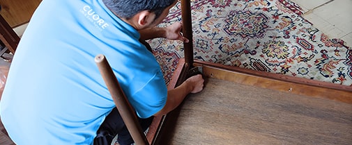 大型家具は分解し安全に搬出