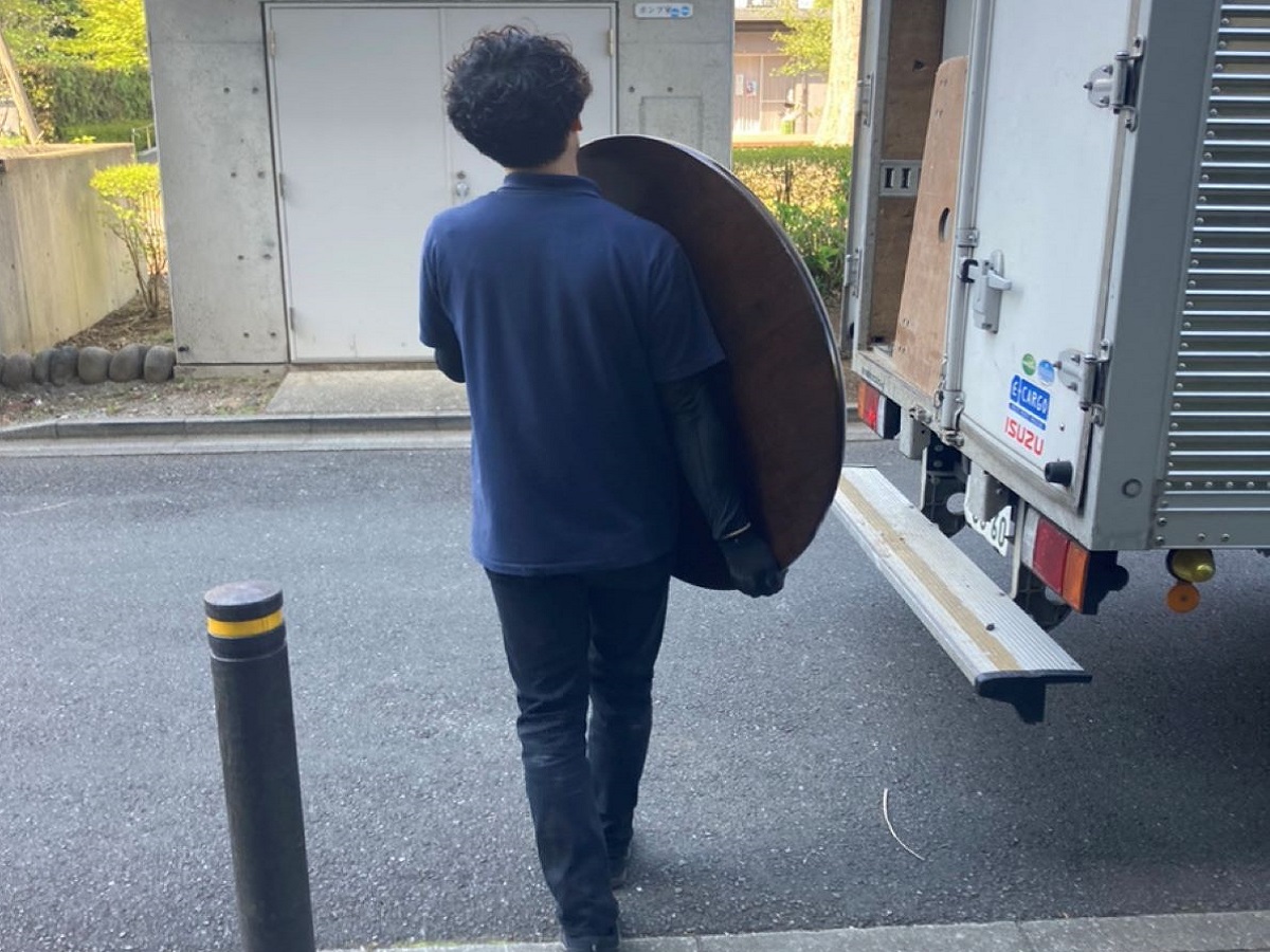 「引越し前の大量処分！冷蔵庫から収納家具まで一括回収」作業写真