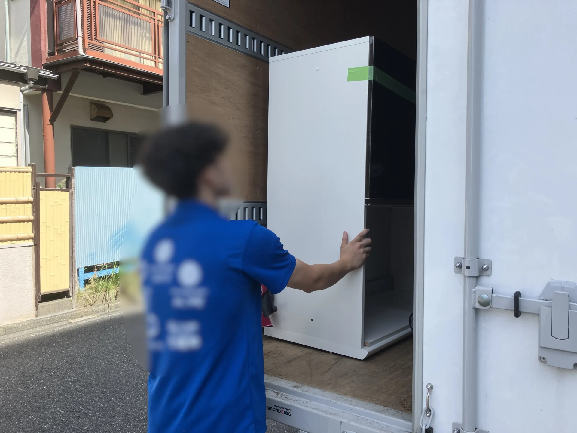 「3LDKのマンションから棚をお引き取りしました」作業写真